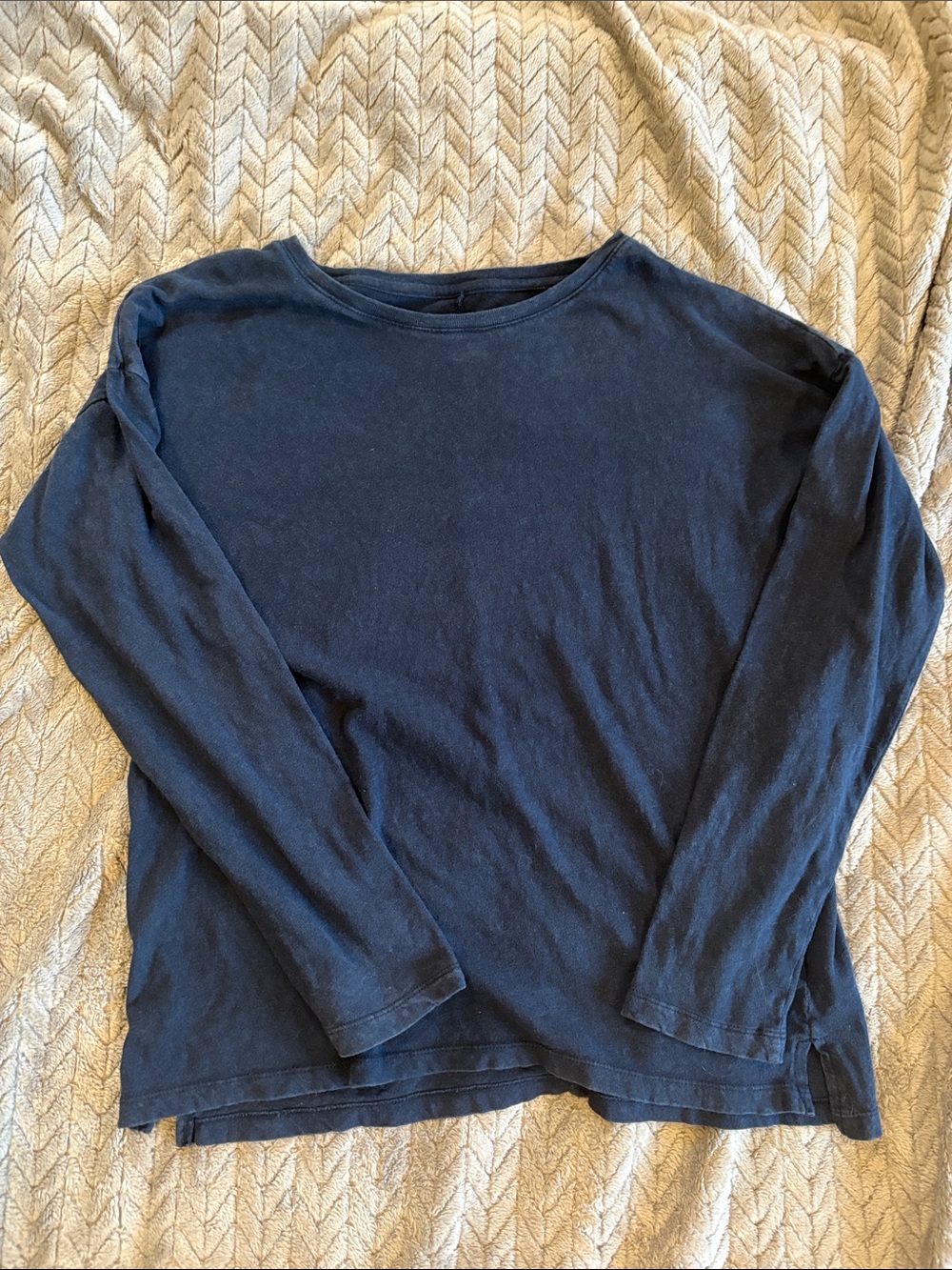 Universal Thread Navy Long-Sleeve Crewneck Shirt